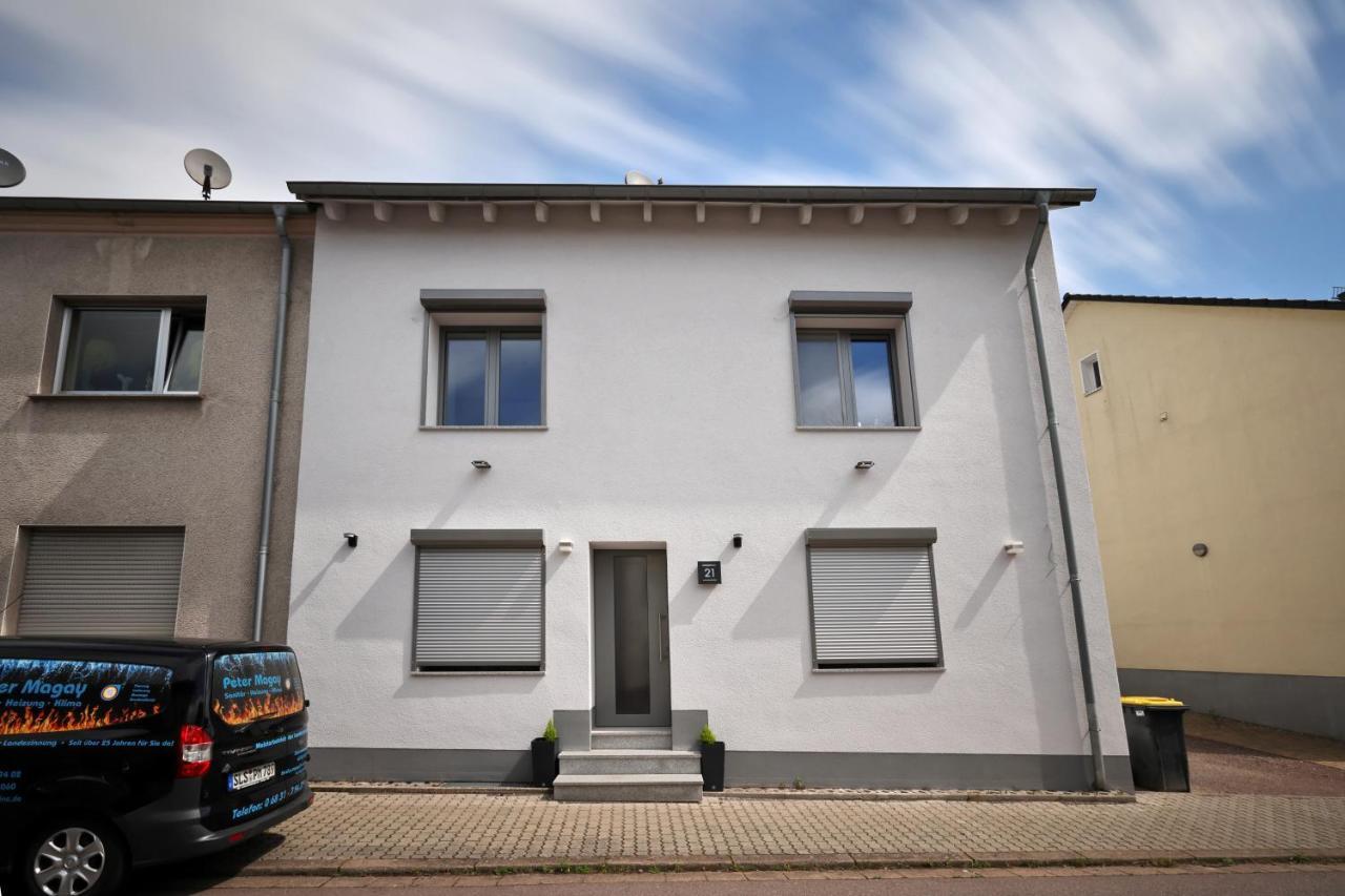 Modern Und Neu, Top Ausstattung Mit Kaffeevollautomat, 2X Netflix-Tv, Lueftungsanlage, Geschirrspueler Wallerfangen Exterior foto
