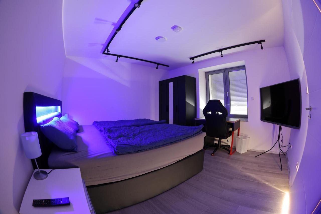 Modern Und Neu, Top Ausstattung Mit Kaffeevollautomat, 2X Netflix-Tv, Lueftungsanlage, Geschirrspueler Wallerfangen Exterior foto
